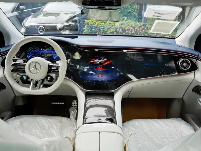 Mercedes-Benz EQE SUV AMG — Фото автомобиля 13