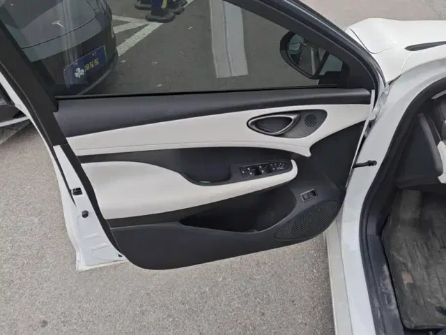 BYD Seal 05 DM-i — Фото автомобиля 7