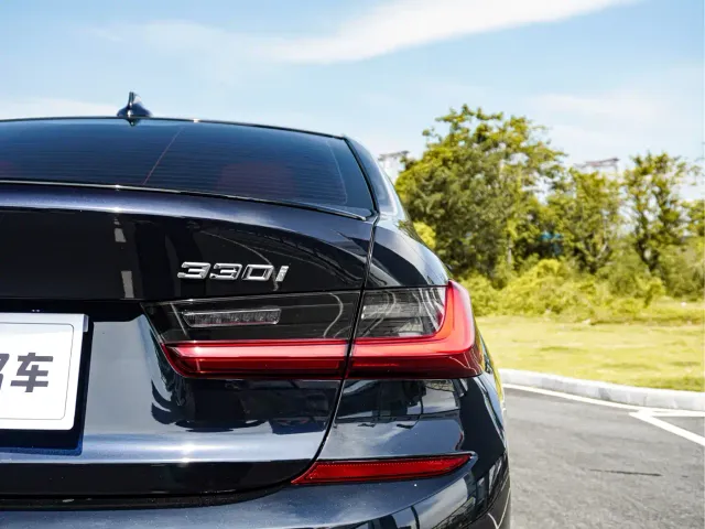 BMW 3 Series — Фото автомобиля 7