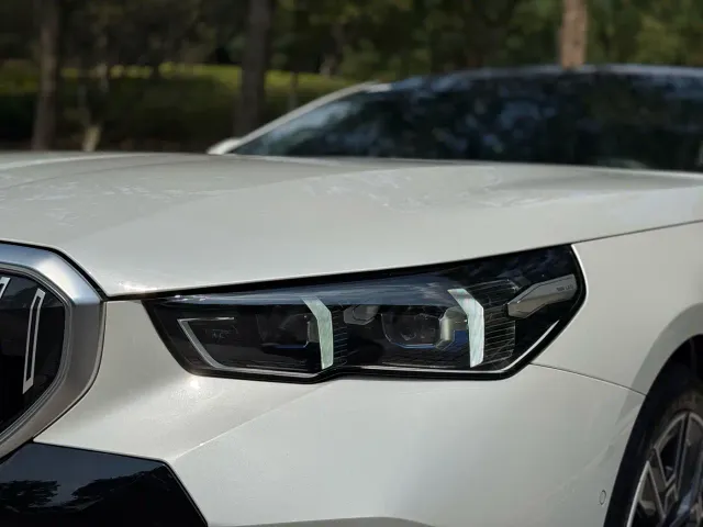 BMW 5 Series — Фото автомобиля 4