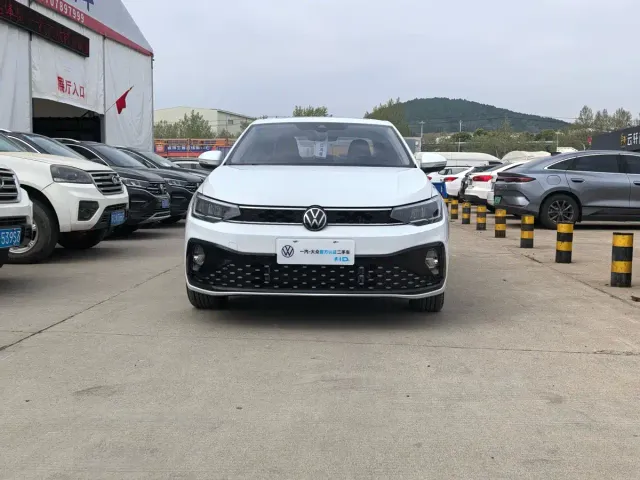 Volkswagen Lavida — Фото автомобиля 2