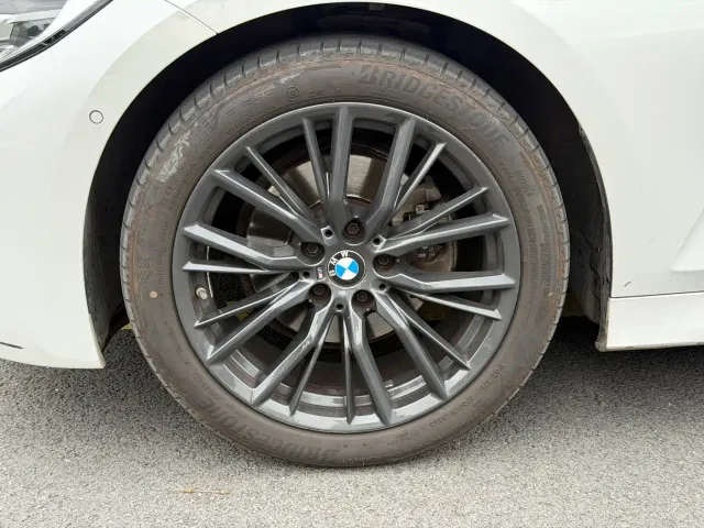 BMW 3 Series — Фото автомобиля 3