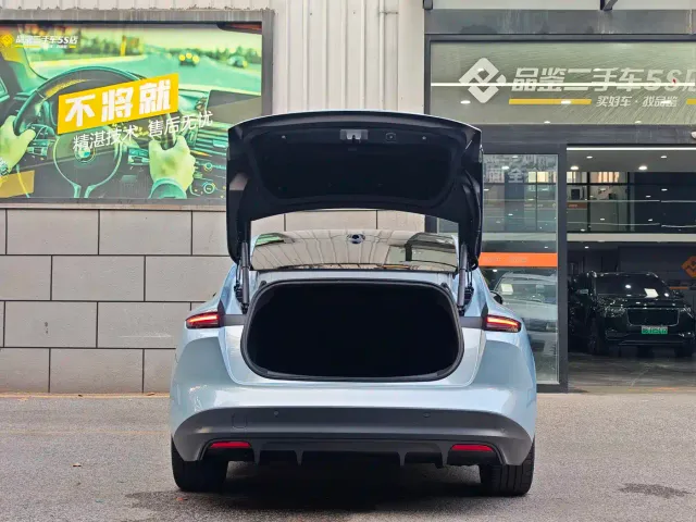Nio ET5 — Фото автомобиля 7