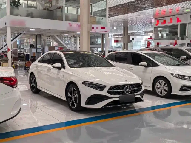 Mercedes-Benz A-Class — Фото автомобиля 3