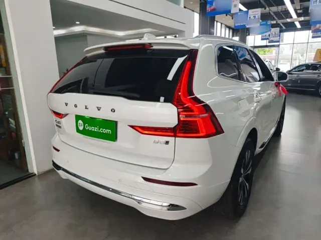 Volvo XC60 — Фото автомобиля 6