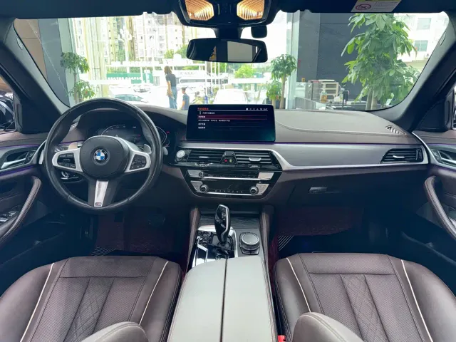 BMW 5 Series — Фото автомобиля 4