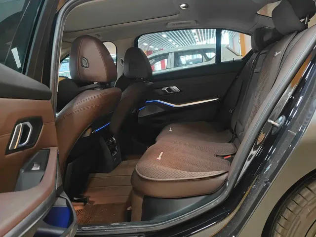BMW 3 Series — Фото автомобиля 4