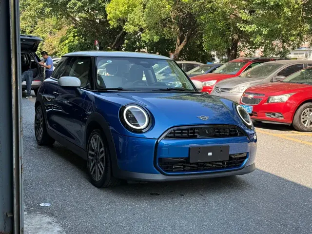 MINI Hatch — Фото автомобиля 6
