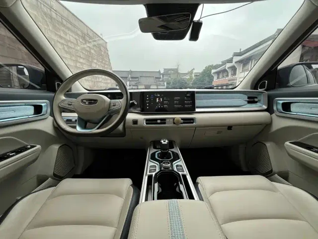Geely ICON — Фото автомобиля 15