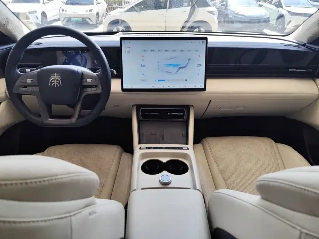 BYD Qin L — Фото автомобиля 15