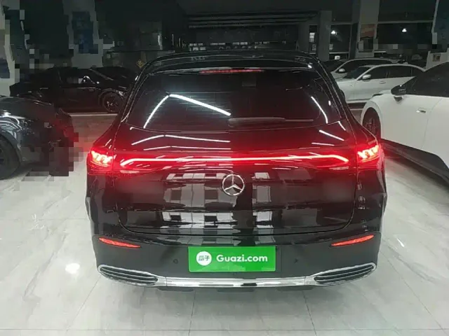 Mercedes-Benz EQE SUV — Фото автомобиля 5