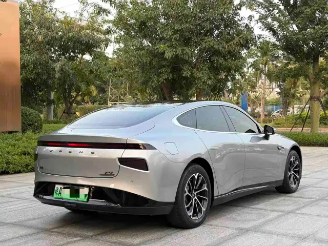 Xpeng P7 — Фото автомобиля 8