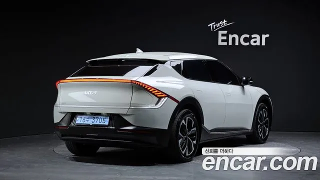 Kia EV6 — Фото автомобиля 2