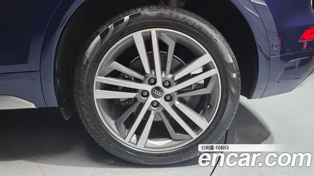 Audi Q5 FY — Фото автомобиля 6