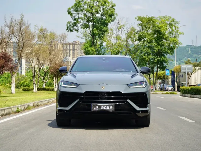 Lamborghini Urus — Фото автомобиля 2