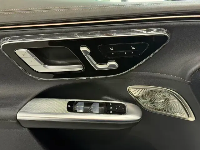 Mercedes-Benz EQE SUV — Фото автомобиля 6