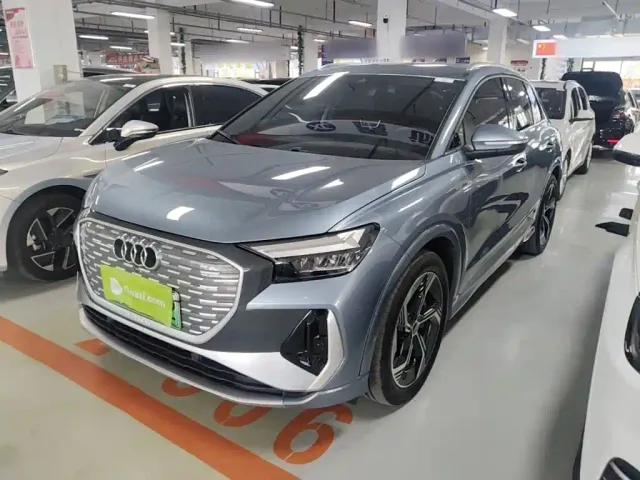 Фотография автомобиля — Audi Q4 e-tron