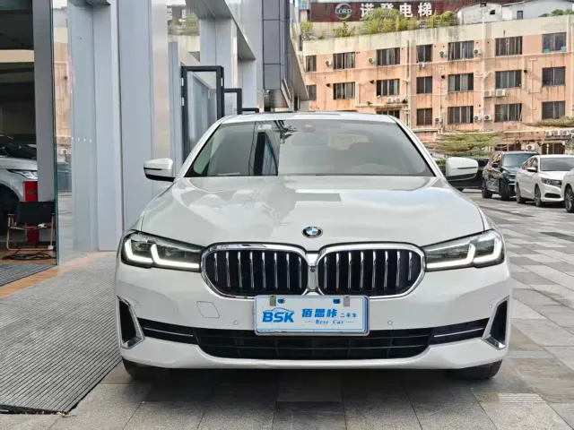 BMW 5 Series — Фото автомобиля 2