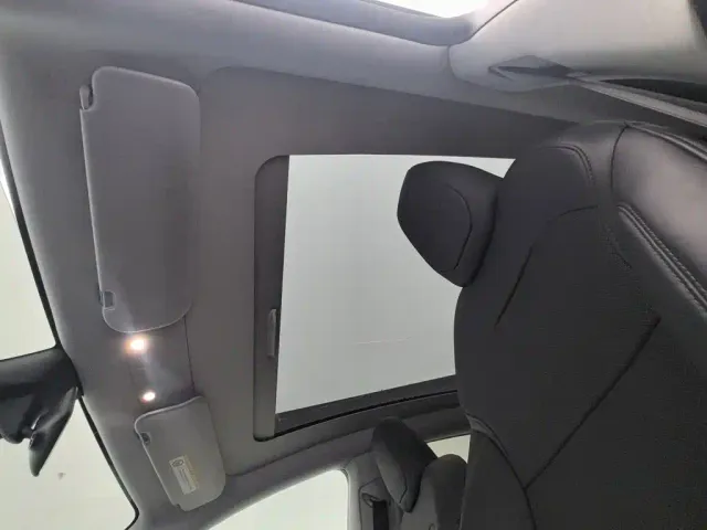 Tesla Model Y — Фото автомобиля 14