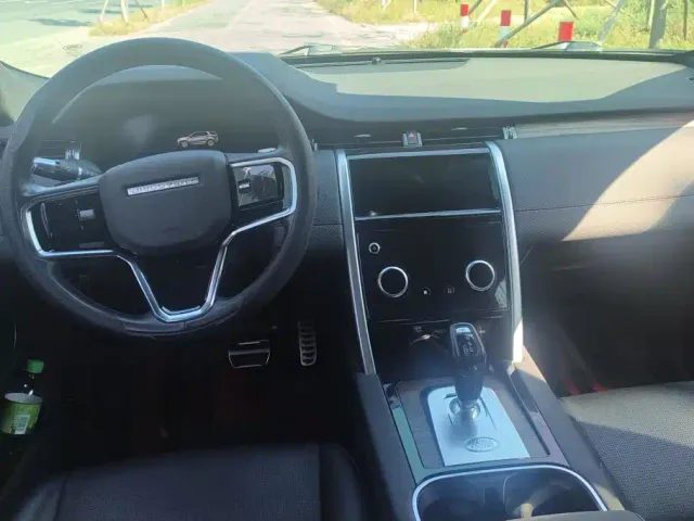 Land Rover Discovery Sport — Фото автомобиля 12