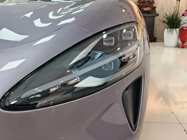 Xiaomi SU7 — Фото автомобиля 23