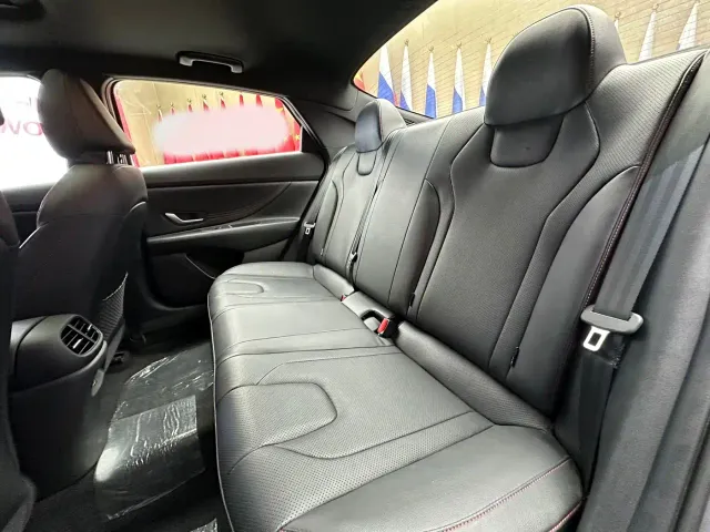 Hyundai Elantra — Фото автомобиля 14