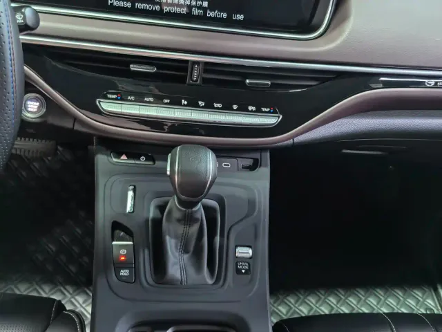 GAC Trumpchi Trumpchi M6 2023 PRO 270T DCT Luxury Edition — Фото автомобиля 10