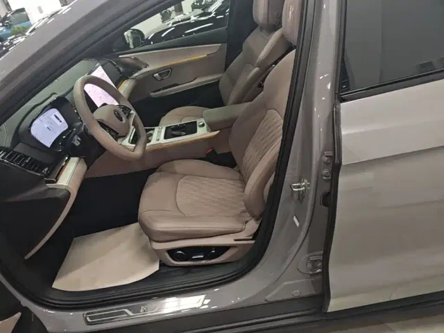 BYD Han — Фото автомобиля 13