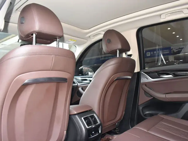 BMW X3 — Фото автомобиля 9