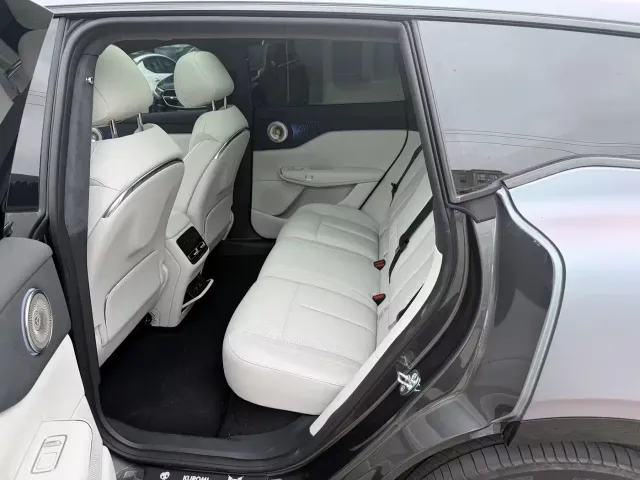 Voyah Auto Voyah Zhiyin 2025 Model 2WD Huawei Qiankun Edition — Фото автомобиля 7