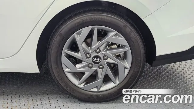 Hyundai Avante CN7 — Фото автомобиля 21