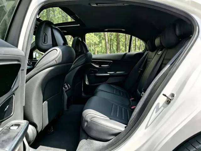 Mercedes-Benz C-Class — Фото автомобиля 11