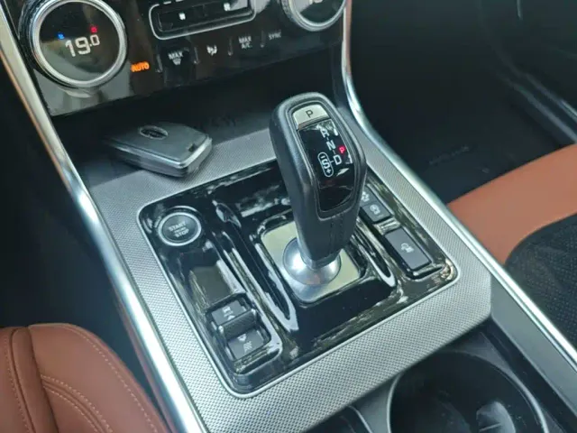 Jaguar XEL — Фото автомобиля 13
