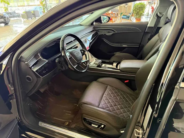 Audi A8 — Фото автомобиля 3