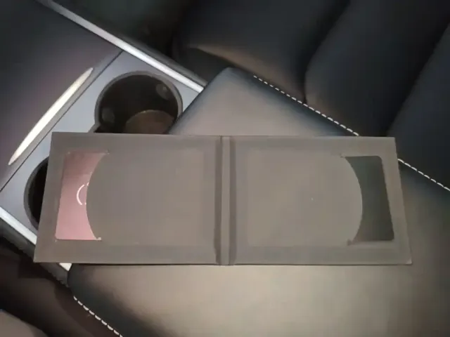 Tesla Model Y — Фото автомобиля 8