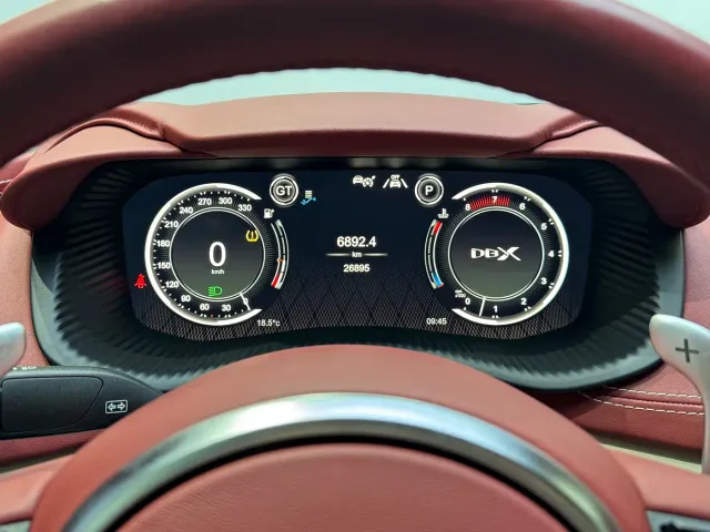 Aston Martin DBX — Фото автомобиля 8