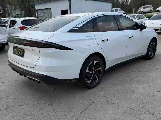Geely Galaxy L6 — Фото автомобиля 5