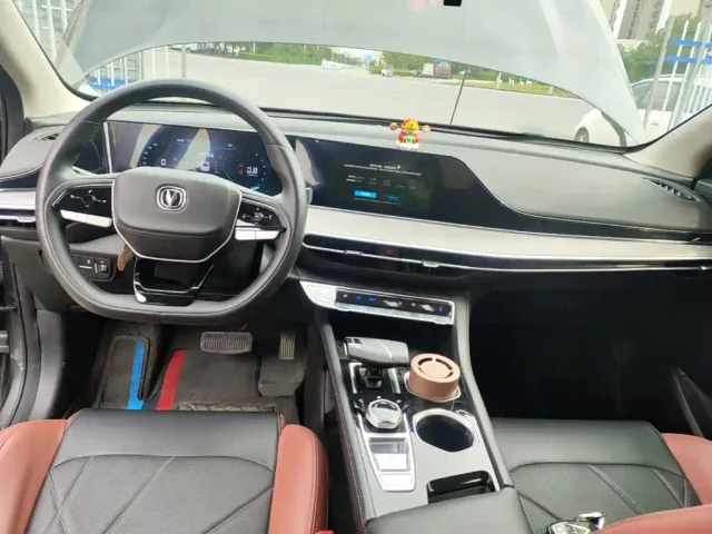Changan Eado — Фото автомобиля 9