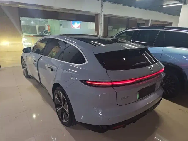 Nio ET5 Touring — Фото автомобиля 4