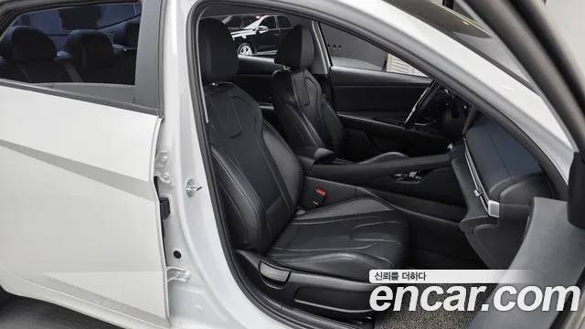 Hyundai Avante CN7 — Фото автомобиля 16