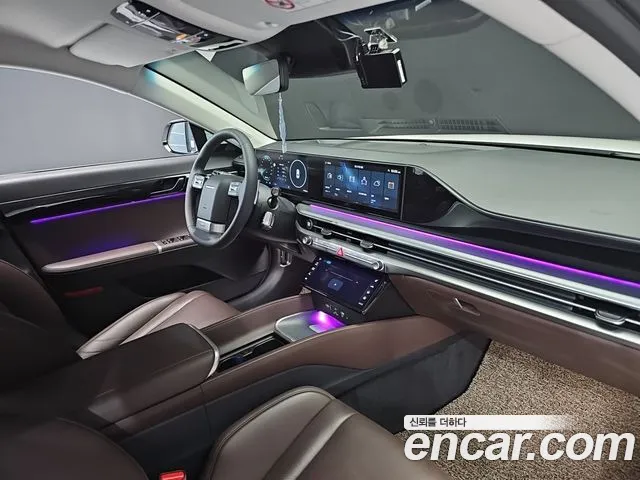 Hyundai Grandeur Grandeur (GN7) 2.5 Бензин 2WD — Фото автомобиля 18