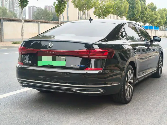 Volkswagen Passat — Фото автомобиля 16