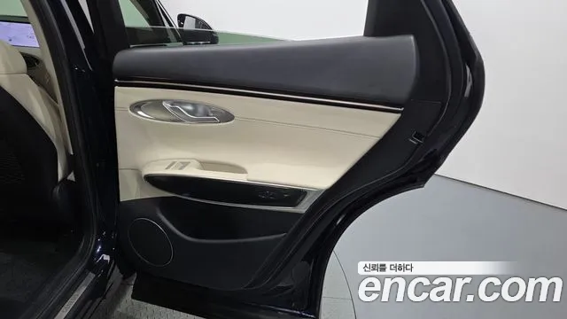 Genesis GV70 — Фото автомобиля 25
