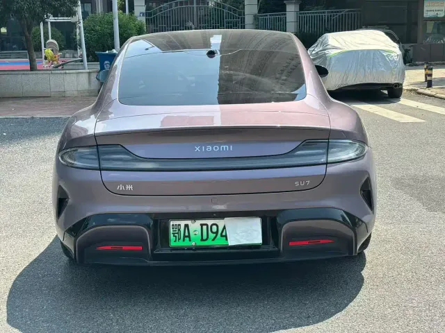 Xiaomi SU7 — Фото автомобиля 8