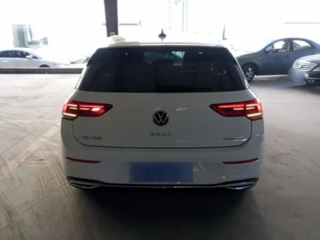 Volkswagen Golf — Фото автомобиля 5