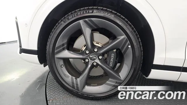 Genesis GV70 — Фото автомобиля 4