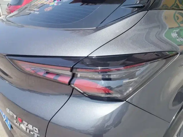 Changan UNI-T — Фото автомобиля 18