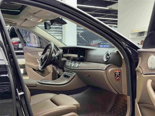 Mercedes-Benz E-Class — Фото автомобиля 10