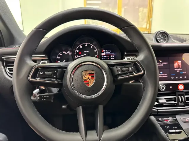 Porsche Macan — Фото автомобиля 19