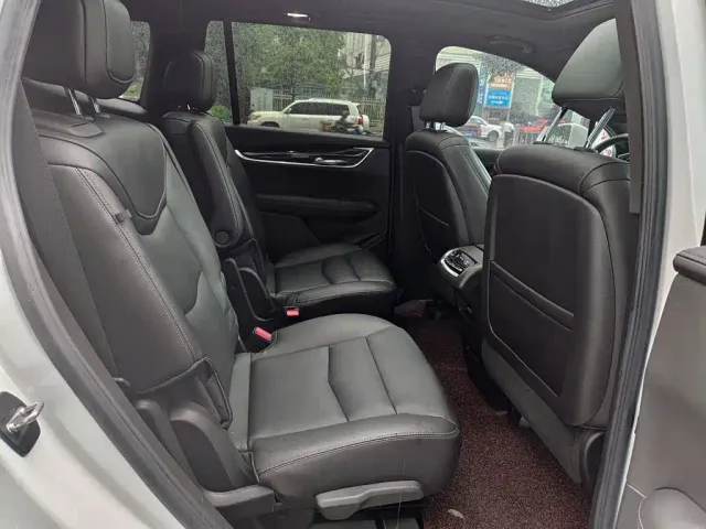 Cadillac XT6 — Фото автомобиля 11